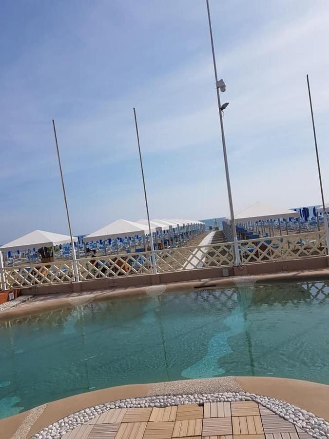 Bed and Breakfast Brezza Marina Marina Di Carrara Exteriér fotografie